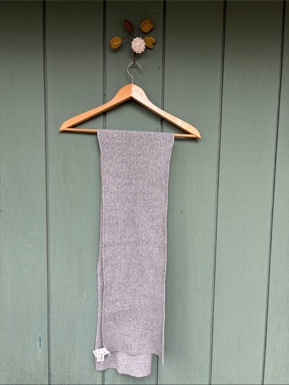 L.L. Bean Light Grey Ribbed Scarf - Picture 4 of 5